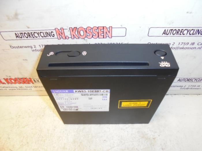 Używane Odtwarzacz CD Jaguar XF Cena na żądanie oferowane przez N Kossen Autorecycling BV