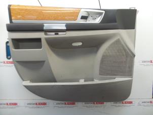 Usados Tapizado de puerta de 4 puertas izquierda delante Chrysler Voyager Precio de solicitud ofrecido por N Kossen Autorecycling BV