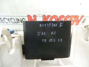 Usados Panel de control de calefacción Renault Twingo II (CN) 1.2 16V Precio de solicitud ofrecido por N Kossen Autorecycling BV