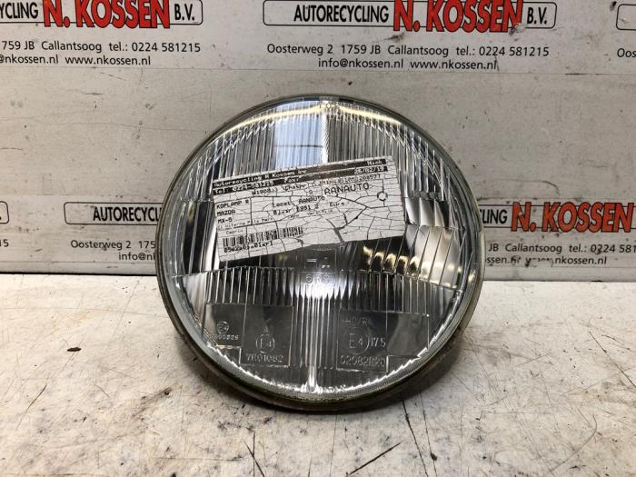 Używane Reflektor prawy Mazda MX-5 (NA18/35/6C/8C) 1.6i 16V Cena na żądanie oferowane przez N Kossen Autorecycling BV