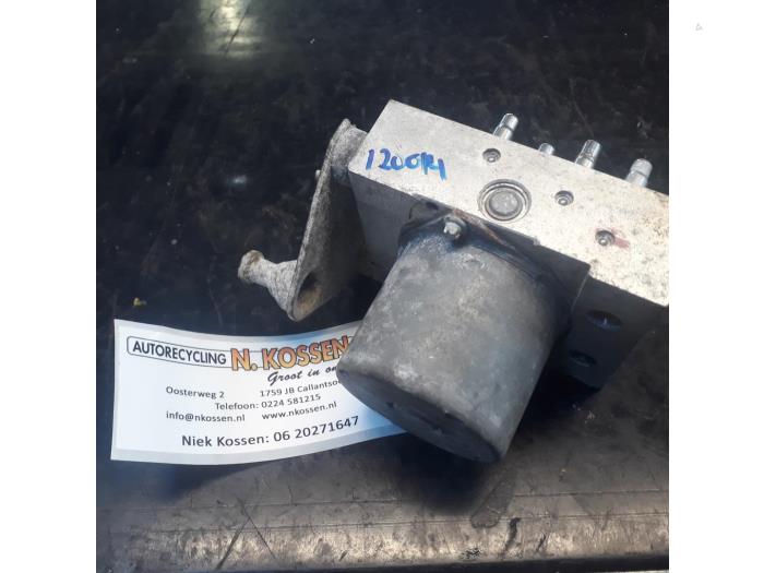 Usagé Bloc ABS Mercedes Sprinter 3,5t (906.63) 319 CDI,BlueTEC V6 24V Prix sur demande proposé par N Kossen Autorecycling BV