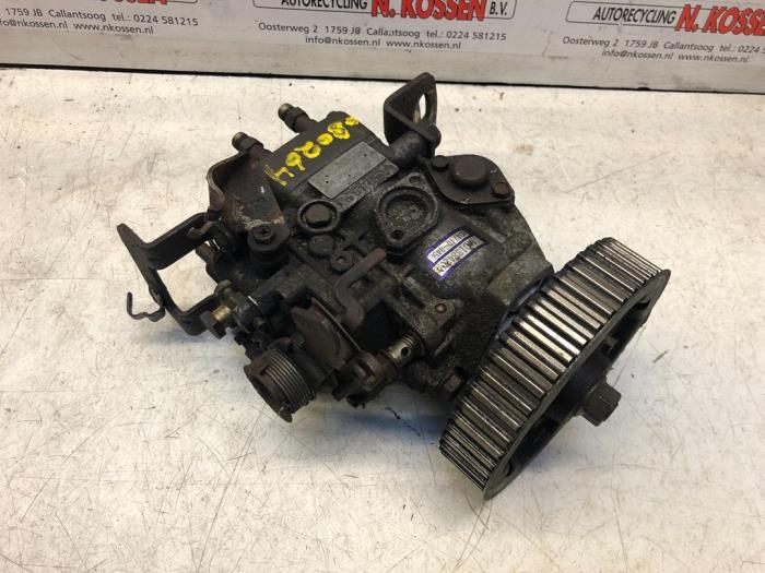 Begagnade Dieselpump Mitsubishi L-300 (P..) 2.5D Pris på förfrågan erbjuds av N Kossen Autorecycling BV