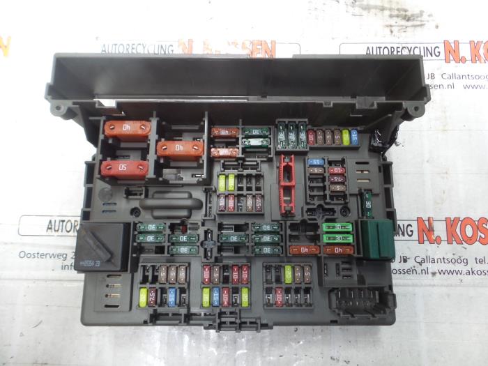 Fuse box from a BMW 3 serie (E93) 328i 24V 2010