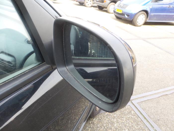 Außenspiegel rechts van een Opel Corsa C (F08/68) 1.7 DTI 16V 2002