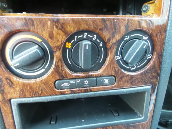 Panel de control de calefacción de un Opel Astra G (F08/48) 2.0 16V 1999