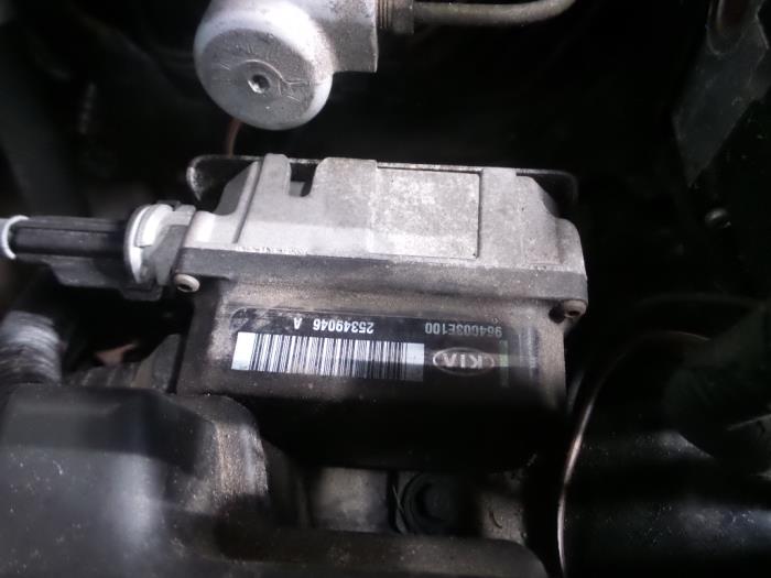 Używane Sterownik tempomatu Kia Sorento I (JC) 3.5 V6 24V Cena na żądanie oferowane przez N Kossen Autorecycling BV