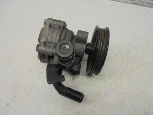Used Power steering pump Kia Sorento I (JC) 3.5 V6 24V Price on request offered by N Kossen Autorecycling BV