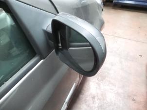 Used Wing mirror, right Renault Clio III (BR/CR) 1.2 16V 75 Price on request offered by N Kossen Autorecycling BV