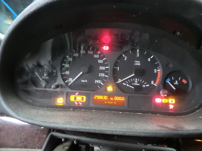 Instrument panel from a BMW 3 serie Touring (E46/3) 320d 16V 2003
