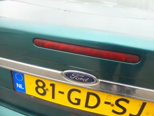 Używane Dodatkowe swiatlo stopu srodek Ford Focus 1 1.6 16V Cena na żądanie oferowane przez N Kossen Autorecycling BV