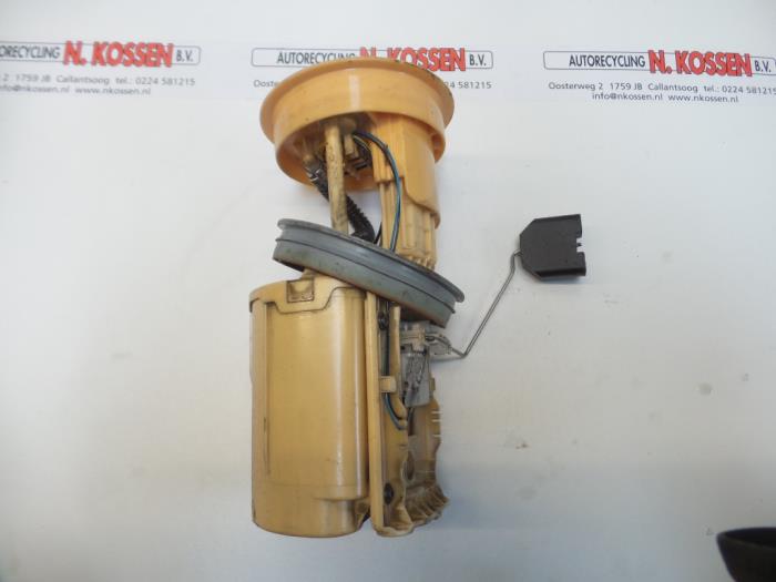 Usagé Pompe à carburant Volkswagen Transporter T5 1.9 TDi Prix sur demande proposé par N Kossen Autorecycling BV