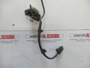 Używane Opornica wentylatora Smart Fortwo Coupé (451.3) Electric Drive Cena na żądanie oferowane przez N Kossen Autorecycling BV
