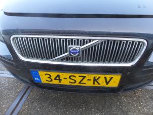 Używane Grill Volvo V50 (MW) 2.0 D 16V Cena na żądanie oferowane przez N Kossen Autorecycling BV