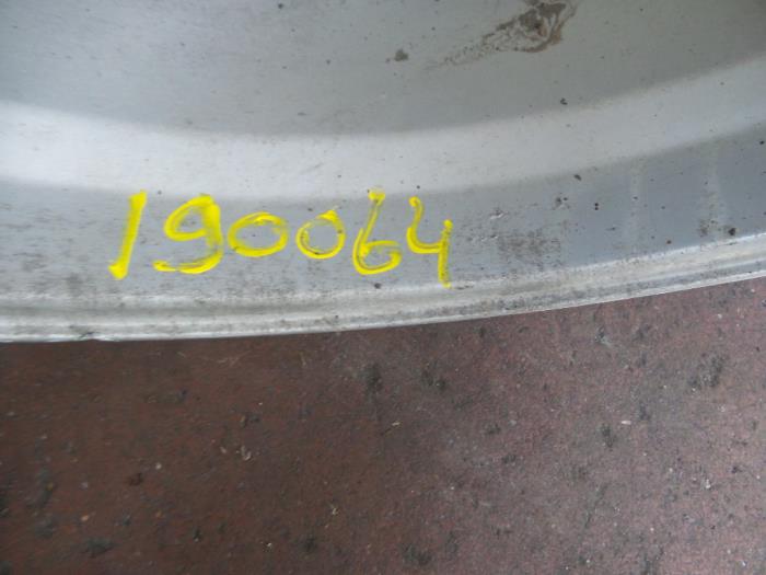 Używane Obrecz Opel Tigra Cena na żądanie oferowane przez N Kossen Autorecycling BV