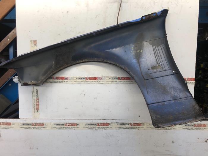 Front wing, right from a BMW 3 serie (E36/4) 316i 1996