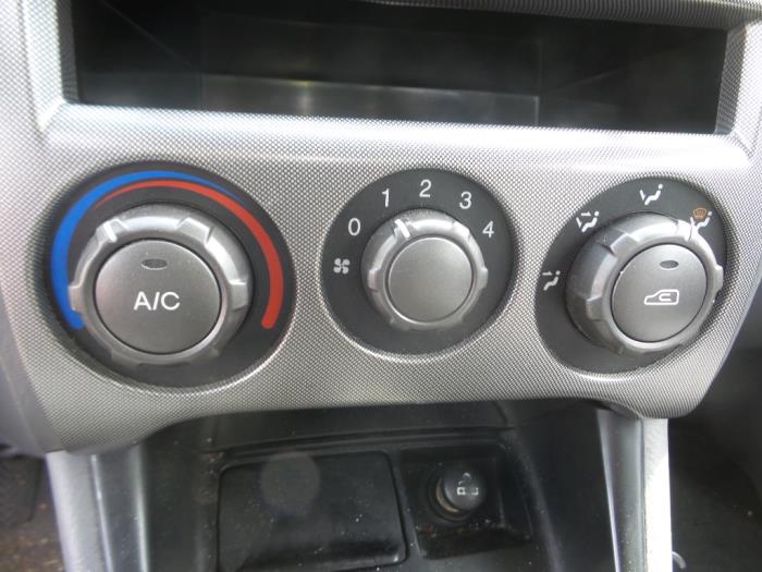 Panneau de commande clim d'un Hyundai Matrix 1.6 16V 2003