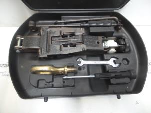 Used Tool set Volkswagen Polo III (6N2) 1.4 Price on request offered by N Kossen Autorecycling BV