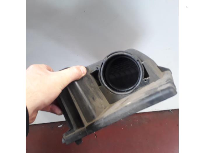 Air box from a Volvo XC90 I 2.9 T6 24V 2005
