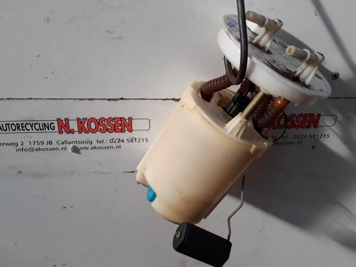 Begagnade Bensinpump Kia Rio (DC22/24) 1.5 16V Pris på förfrågan erbjuds av N Kossen Autorecycling BV