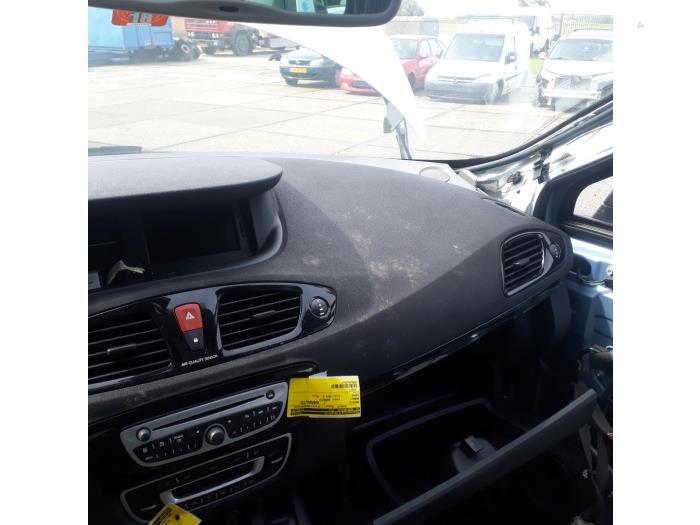 Używane Panel Renault Grand Scénic III (JZ) Cena na żądanie oferowane przez N Kossen Autorecycling BV