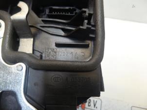 Used Door lock mechanism 4-door, front left BMW 3 serie Touring (E91) 320d 16V Corporate Lease Price on request offered by N Kossen Autorecycling BV