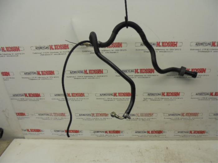 Diesel fuel line set from a BMW 3 serie Touring (E91) 320d 16V Corporate Lease 2006