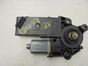 Used Door window motor Renault Grand Scénic III (JZ) Price on request offered by N Kossen Autorecycling BV