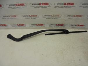 Used Front wiper arm BMW 3 serie Touring (E91) 320d 16V Corporate Lease Price on request offered by N Kossen Autorecycling BV