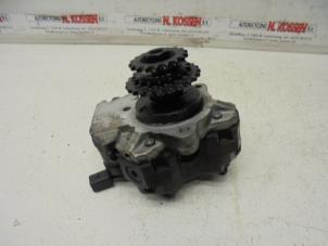 Used High pressure pump BMW X6 (E71/72) xDrive35d 3.0 24V Price on request offered by N Kossen Autorecycling BV