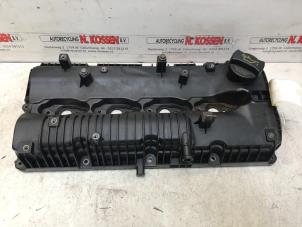Used Rocker cover Hyundai H300 Price on request offered by N Kossen Autorecycling BV