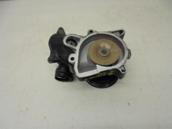 Usagé Pompe à eau BMW X6 (E71/72) xDrive35d 3.0 24V Prix sur demande proposé par N Kossen Autorecycling BV