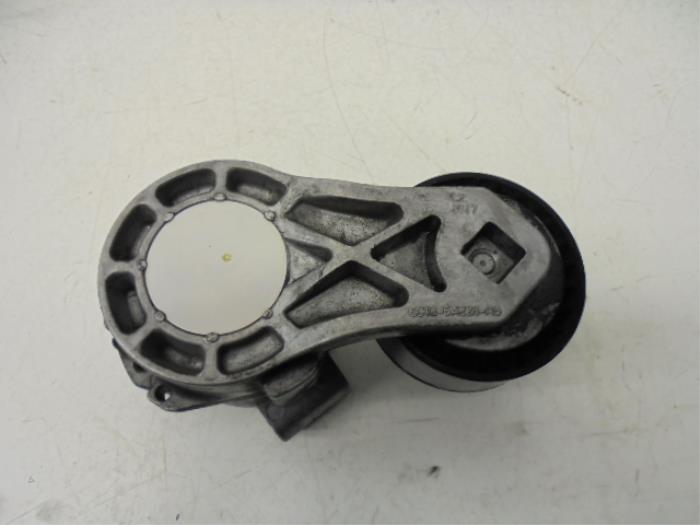 Usados Rodillo tensor correa múltiple Ford Transit Precio de solicitud ofrecido por N Kossen Autorecycling BV