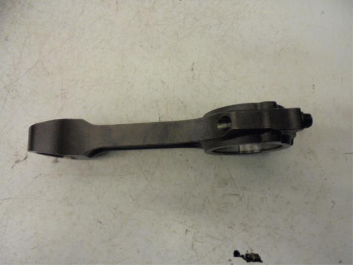 Connecting rod from a Citroen Jumper 2014