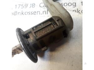 Used Door lock cylinder, left Renault Scénic I (JA) 1.6 16V Price on request offered by N Kossen Autorecycling BV