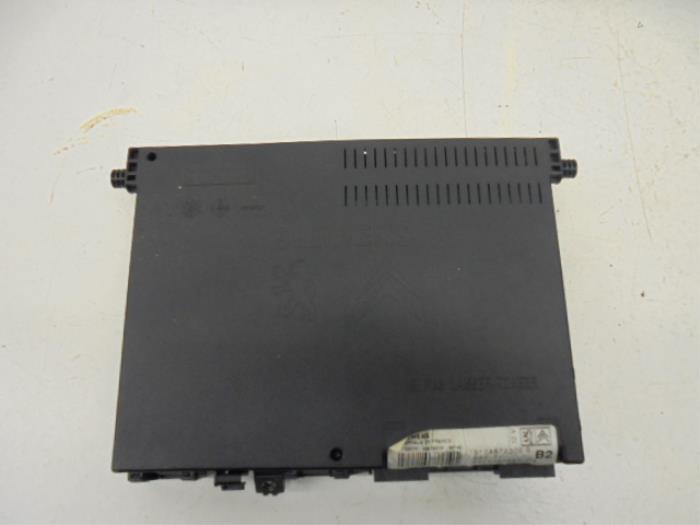 Używane Modul Comfort Peugeot 206 (2A/C/H/J/S) 1.4 XR,XS,XT,Gentry Cena na żądanie oferowane przez N Kossen Autorecycling BV