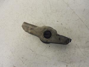 Used Rocker arm Fiat Ducato Price on request offered by N Kossen Autorecycling BV