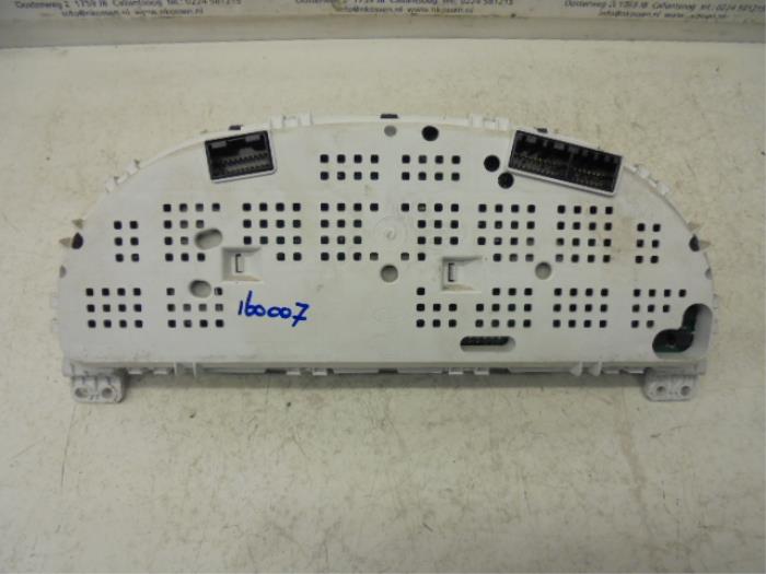 Instrument panel from a Kia Sorento I (JC) 2.5 CRDi 16V VGT 2007
