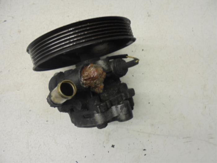 Usagé Pompe direction assistée Mitsubishi Galant Wagon (EA/EC) 2.5 V6 24V Prix sur demande proposé par N Kossen Autorecycling BV