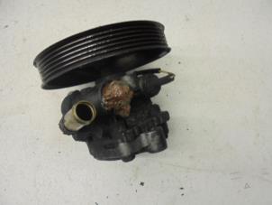Used Power steering pump Mitsubishi Galant Wagon (EA/EC) 2.5 V6 24V Price on request offered by N Kossen Autorecycling BV