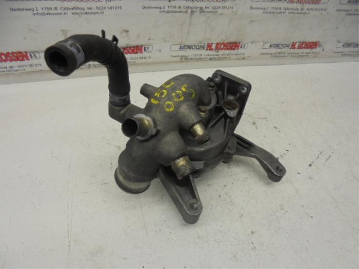 Begagnade Vattenpump Jeep Cherokee/Liberty (KJ) 2.5 CRD 16V Pris på förfrågan erbjuds av N Kossen Autorecycling BV