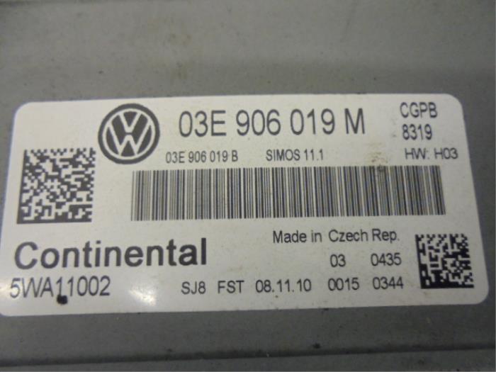 Steuergerät Motormanagement van een Volkswagen Polo 2011