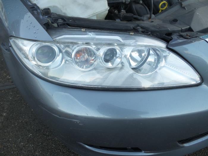 Headlight, right from a Mazda 6 Sport (GG14) 1.8i 16V 2004