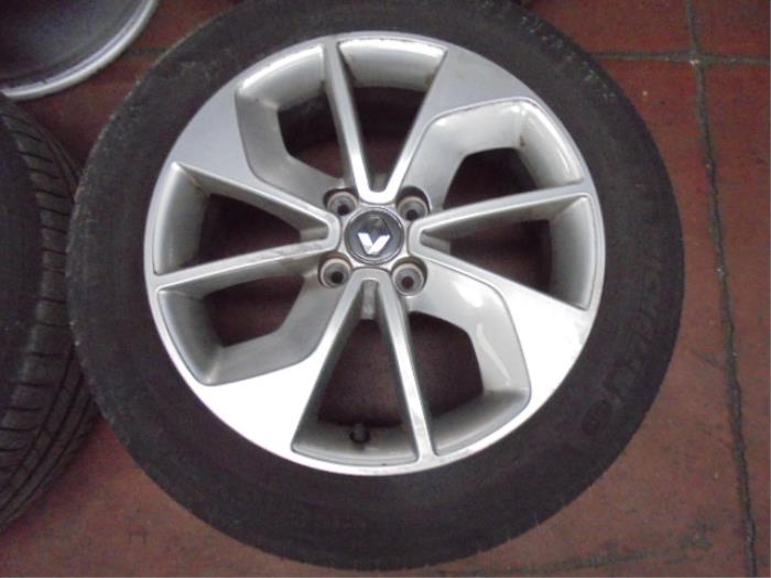 Set of sports wheels from a Renault Clio IV (5R) 0.9 Energy TCE 90 12V 2016