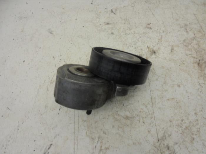 Usados Rodillo tensor correa múltiple Landrover Freelander II 3.2 l6 24V Precio de solicitud ofrecido por N Kossen Autorecycling BV