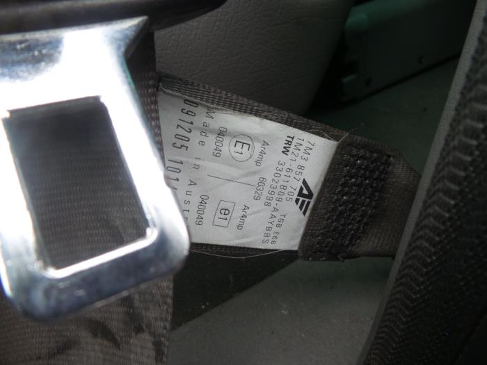 Cinturón de seguridad izquierda delante de un Volkswagen Sharan (7M8/M9/M6) 2.0 TDI 2006