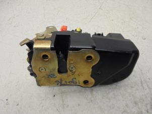 Used Door lock mechanism 2-door, right Chrysler Voyager/Grand Voyager (RG) 3.3i V6 Grand Voyager Autom. Price on request offered by N Kossen Autorecycling BV
