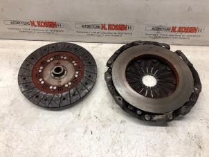 Used Clutch kit (complete) Fiat Stilo (192A/B) 1.9 JTD 16V 140 Multijet Price on request offered by N Kossen Autorecycling BV