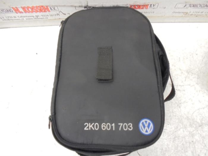 Used Compressor Volkswagen Sharan (7M8/M9/M6) 2.0 TDI Price on request offered by N Kossen Autorecycling BV