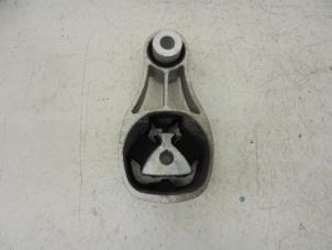 Used Engine mount Smart Fortwo Price on request offered by N Kossen Autorecycling BV
