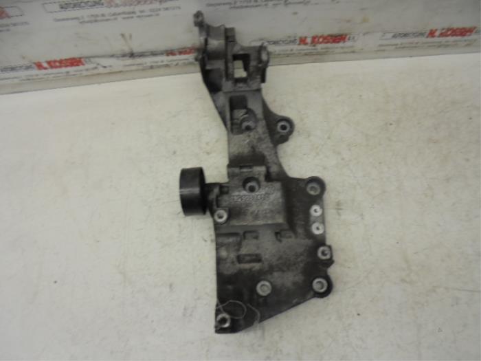 Usados Rodillo tensor correa múltiple Mitsubishi Grandis Precio de solicitud ofrecido por N Kossen Autorecycling BV
